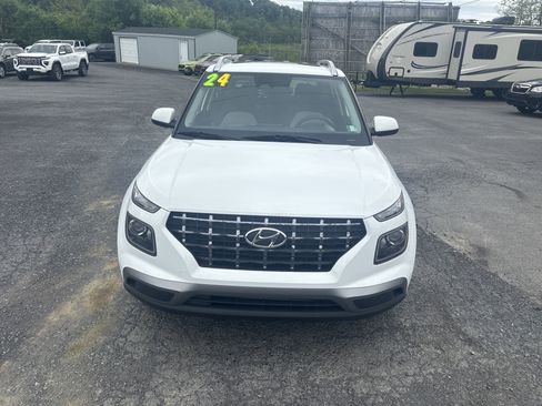 Used 2024 Hyundai Venue SEL FWD image 9