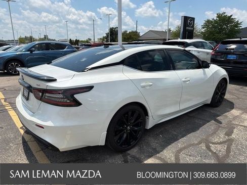 Used 2021 Nissan Maxima SR w/ Sport Mat Group FWD image 12