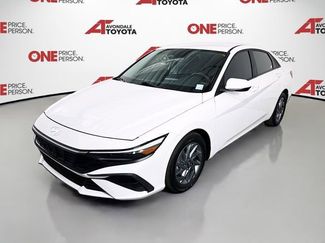 Used 2024 Hyundai Elantra SEL video 3