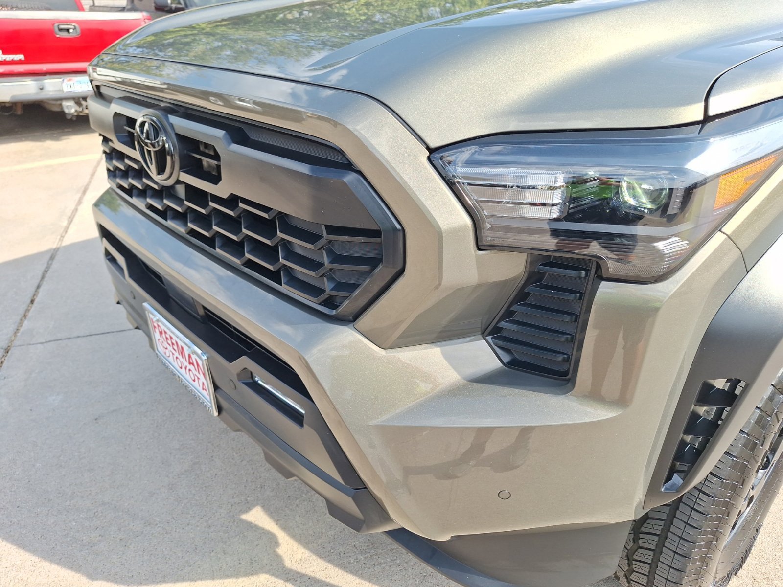 Used 2025 Toyota Tacoma TRD Off-Road w/ TRD Off Road Upgrade Package AWD/4WD image 10