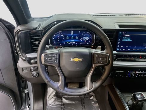 Used 2025 Chevrolet Silverado 1500 High Country AWD/4WD image 11