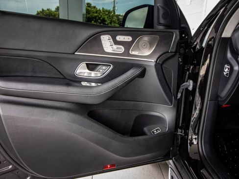 Used 2023 Mercedes-Benz GLS 580 4MATIC image 22