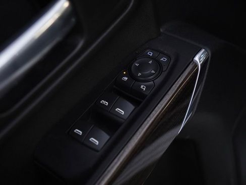 Used 2022 Chevrolet Silverado 2500 LT w/ Convenience Package image 12