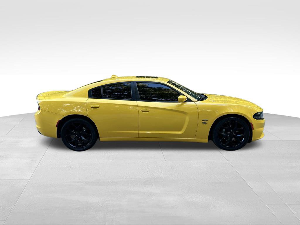 Used 2017 Dodge Charger R/T w/ Plus Group RWD image 7