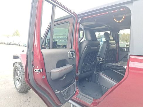 Used 2021 Jeep Gladiator Rubicon image 12