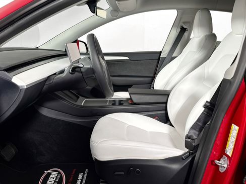 Used 2023 Tesla Model Y Long Range image 19