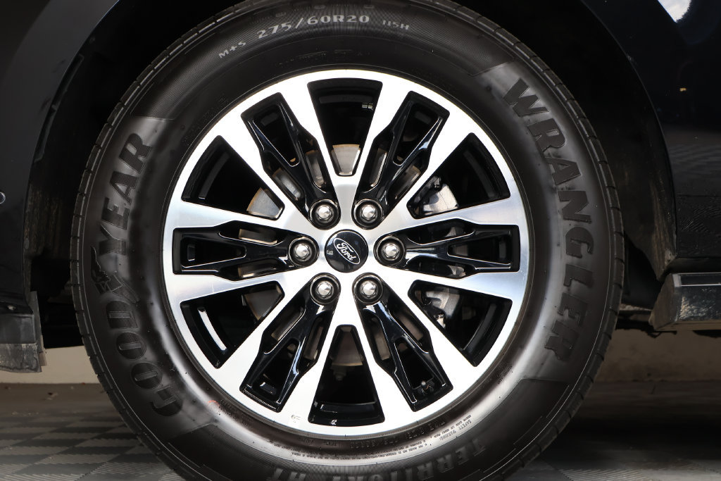 Used 2025 Ford Expedition Platinum AWD/4WD image 10