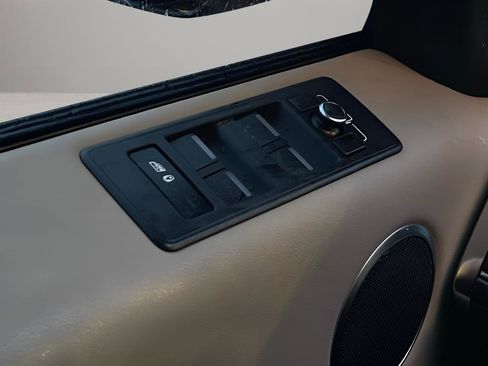 Used 2014 Land Rover Range Rover Sport HSE image 16