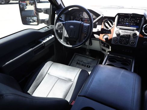 Used 2015 Ford F250 Lariat w/ Lariat Ultimate Package AWD/4WD image 21
