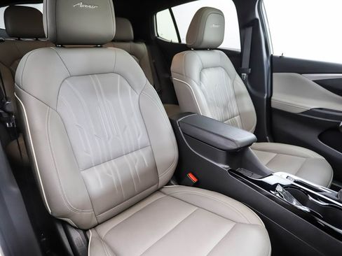 Used 2025 Buick Envista Avenir image 30