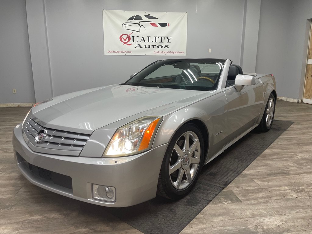 Used 2006 Cadillac XLR RWD image 2