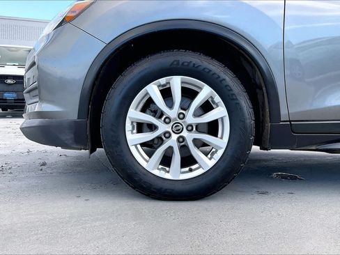 Used 2017 Nissan Rogue SV FWD image 8