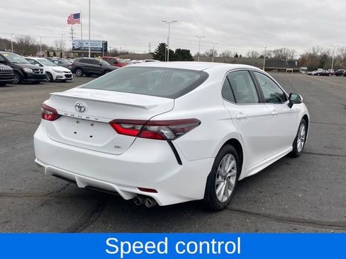 Used 2023 Toyota Camry SE FWD image 3