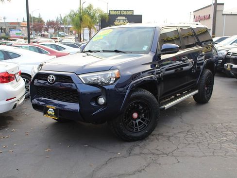 Used 2014 Toyota 4Runner SR5 image 38