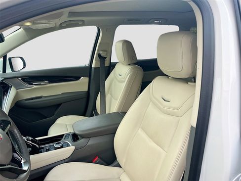 Used 2022 Cadillac XT6 Premium Luxury image 22