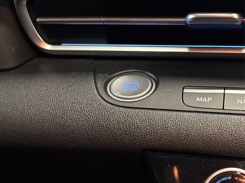 Used 2021 Hyundai Elantra Limited image 26