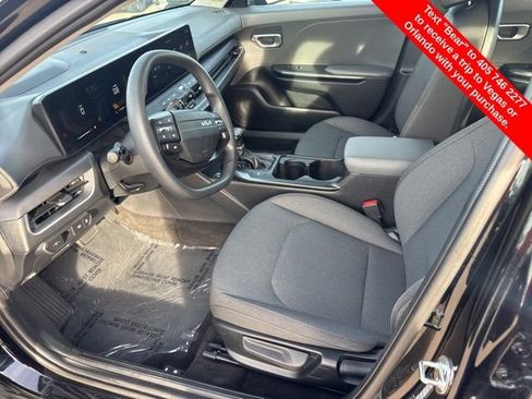 Used 2025 Kia K4 LXS image 13