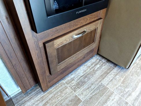 Used 2019 Chevrolet Express 4500 w/ RV Package image 55