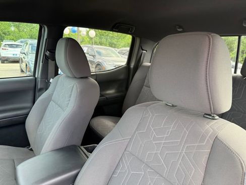 Used 2019 Toyota Tacoma TRD Sport w/ Technology Package RWD image 10