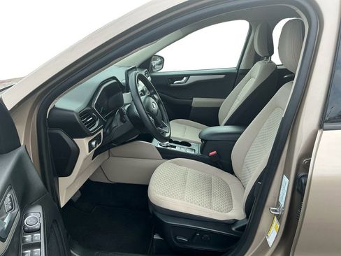 Used 2020 Ford Escape SE image 14