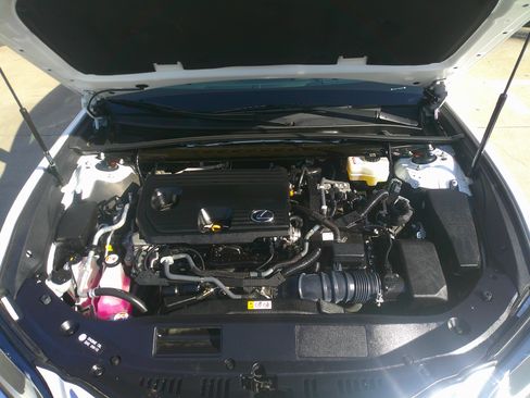 Used 2022 Lexus ES 300h w/ Premium Package image 35