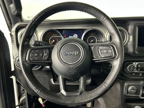 Used 2021 Jeep Gladiator Willys image 23
