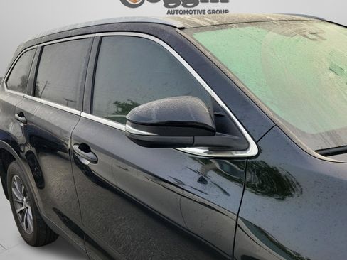 Used 2019 Toyota Highlander XLE image 8