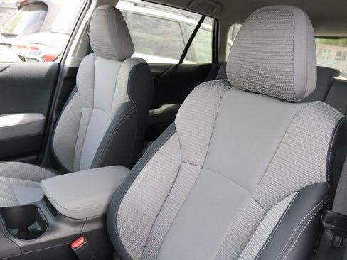 Used 2025 Subaru Outback Premium w/ Popular Package #1A image 22