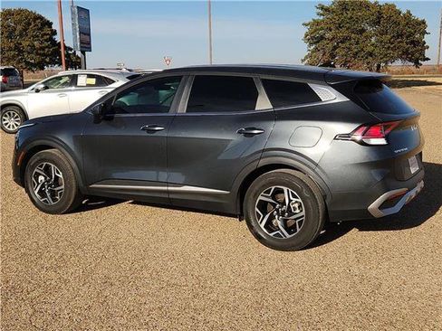 Used 2025 Kia Sportage LX image 2