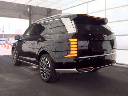 Used 2026 Hyundai Palisade Calligraphy FWD image 3