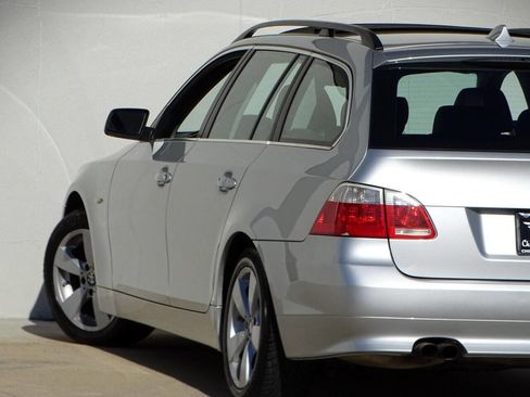 Used 2007 BMW 530xi Wagon AWD/4WD image 13