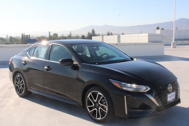 Used 2024 Nissan Sentra SR w/ SR Premium Package FWD image 2
