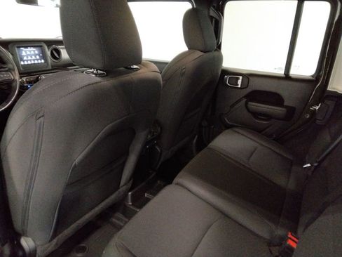 Used 2023 Jeep Wrangler Unlimited w/ Cold Weather Group image 33