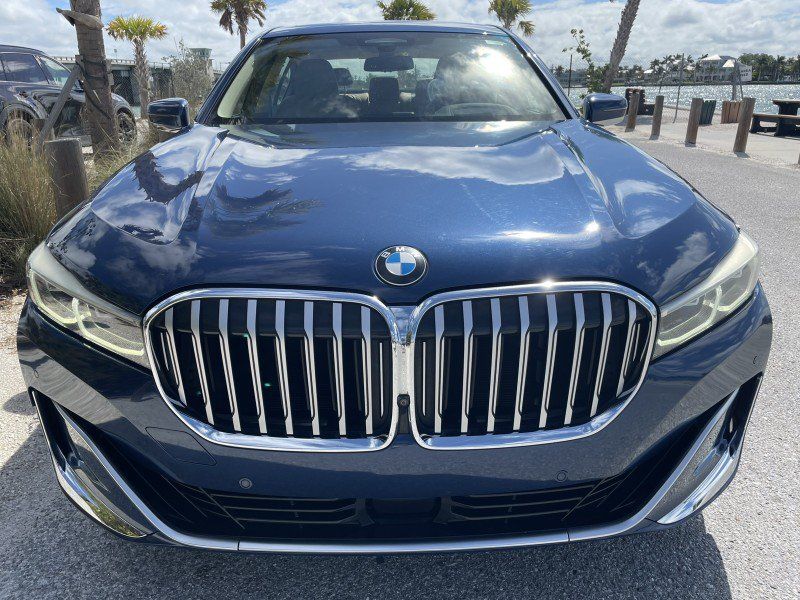 Used 2022 BMW 750i xDrive AWD/4WD image 4