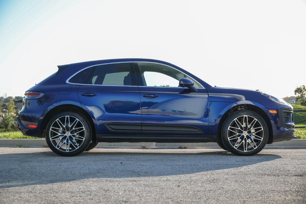 Certified 2026 Porsche Macan AWD/4WD image 19