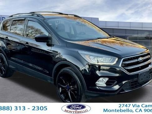 Used 2018 Ford Escape SE w/ SE Sport Appearance Package FWD image 1