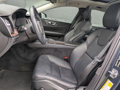 Used 2022 Volvo S60 B5 Momentum FWD image 20