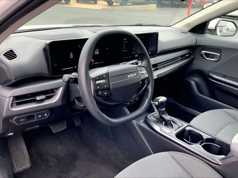 Used 2025 Kia K4 FWD image 18