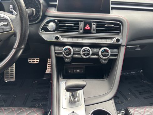 Used 2019 Genesis G70 3.3T Advanced w/ Sport Package image 11