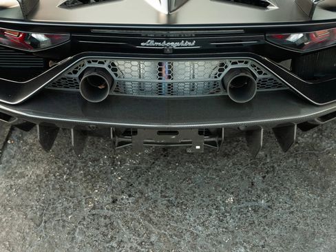 Used 2019 Lamborghini Aventador SVJ AWD/4WD image 26