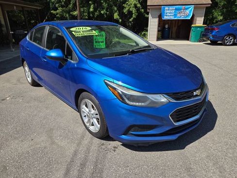 Used 2016 Chevrolet Cruze LT w/ Convenience Package FWD image 8