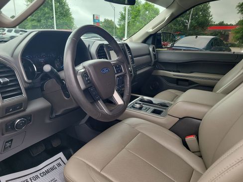 Used 2021 Ford Expedition XLT RWD image 10