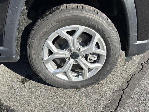 New 2026 Jeep Compass Latitude image 4