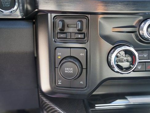 New 2025 Ford F250 Lariat w/ Lariat Ultimate Package image 17