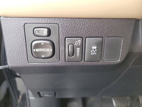 Used 2015 Toyota RAV4 XLE image 29
