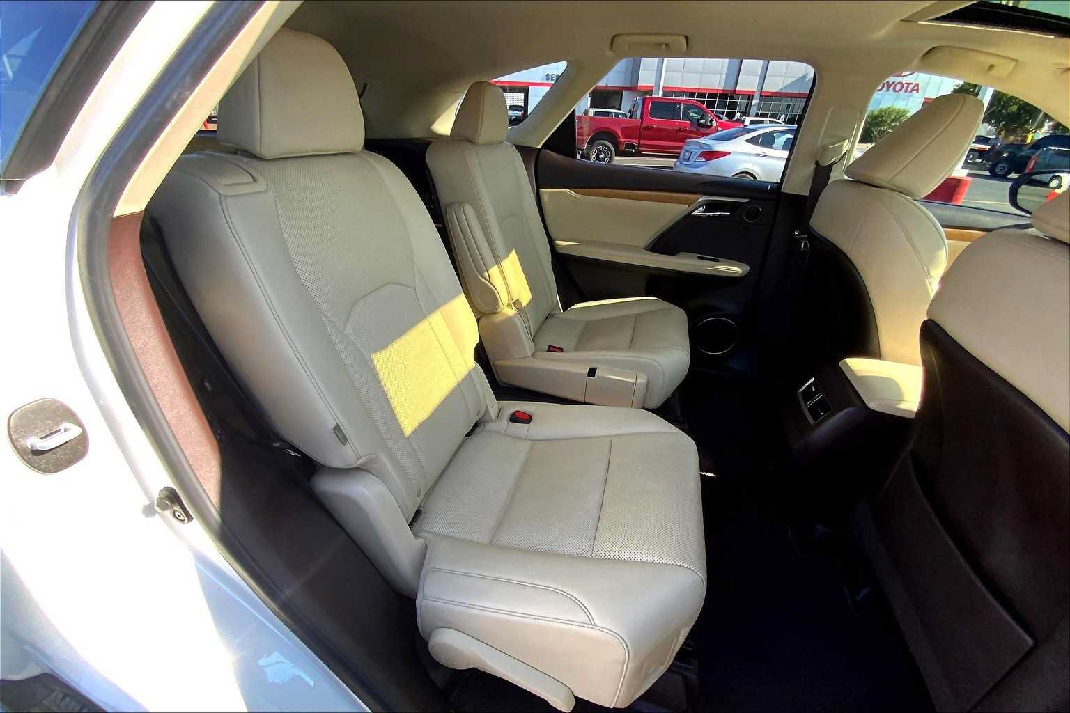 Used 2020 Lexus RX 450hL AWD w/ Premium Package image 20