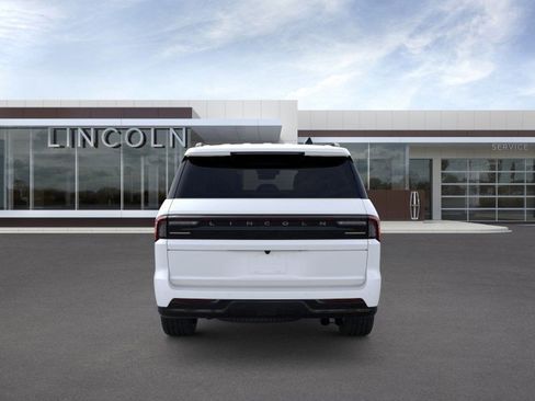 New 2025 Lincoln Navigator Reserve w/ Jet Appearance Package image 5