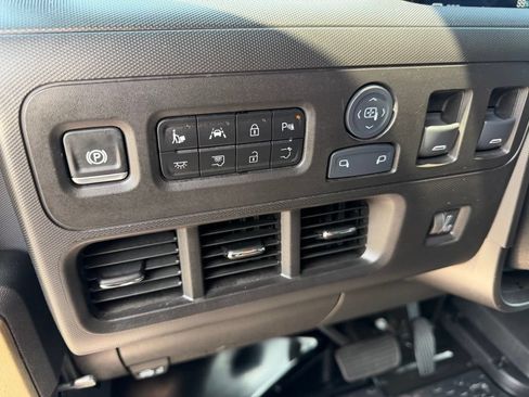 Used 2024 Chevrolet Brightdrop 600 w/ Battery Pack, Max Range AWD/4WD image 9