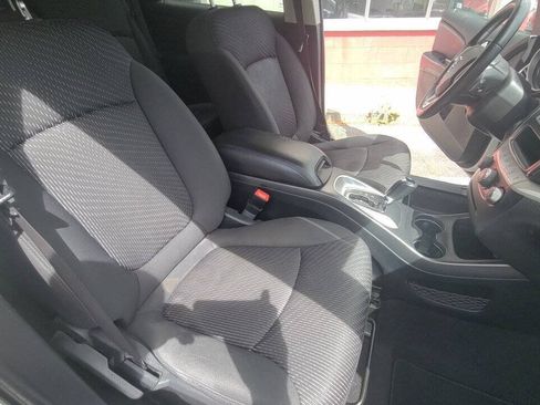 Used 2017 Dodge Journey SE w/ Flexible Seating Group FWD image 11