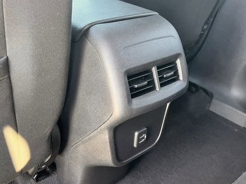 Used 2021 Chevrolet Equinox LT image 26